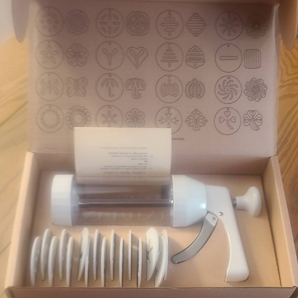 White Cookie Press with Discs